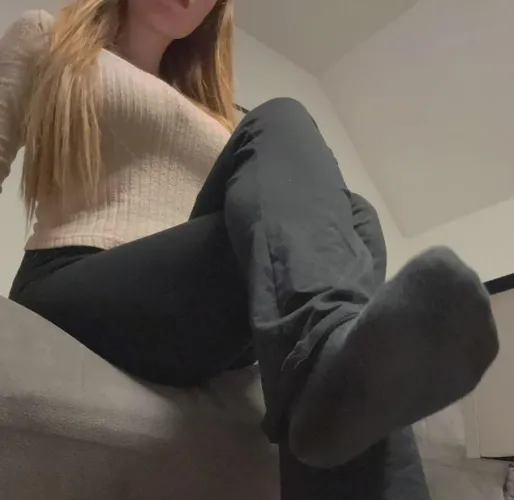 W23 Erfahrene Herrin sucht wieder neue erbärmliche Sklaven