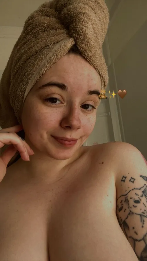 Wanna cover my freckles with your cum?