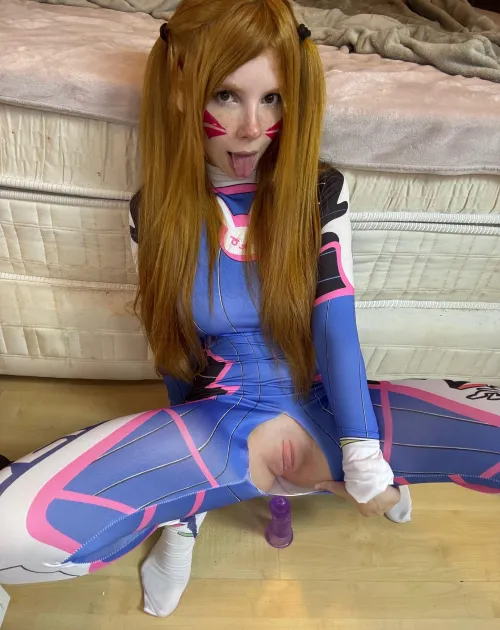 wanna eat a petite gamer girl