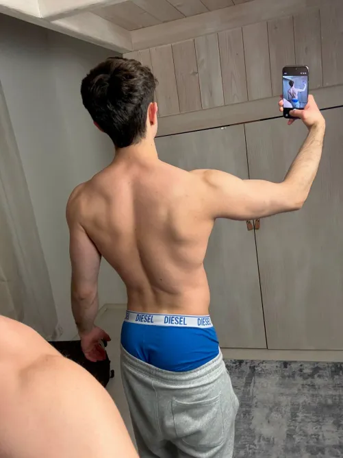 Wanna feel my muscles?