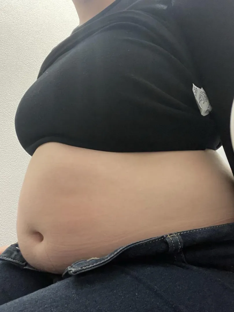 Wanna roleplay feeding the glutton?