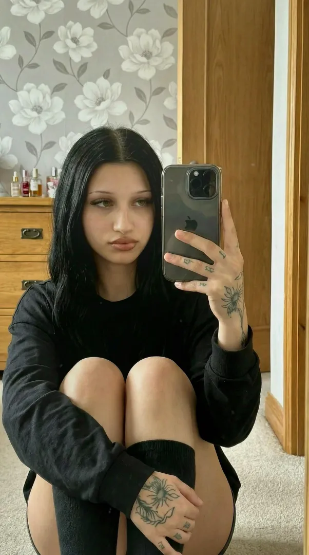 wanna see mine, i’m wearing it rn