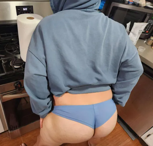 Want a sissy les friend