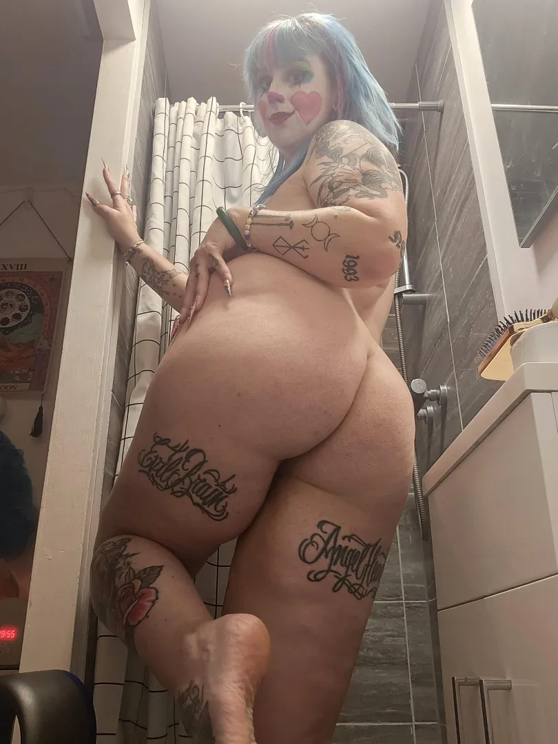 WARNING! ⚠️Wide load entering the big top 