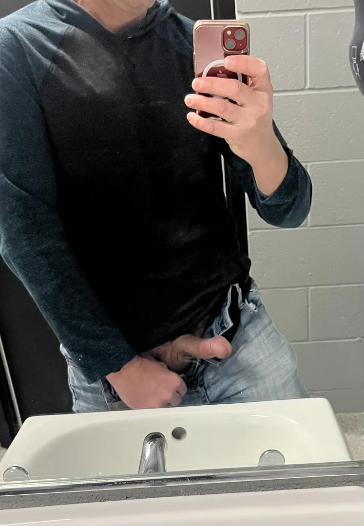 Wash the car ✅ Head the the rest room and snap dick pics ✅