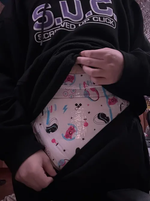 Wearing another one of my new ABDL diapers under my favorite hoodie and pants