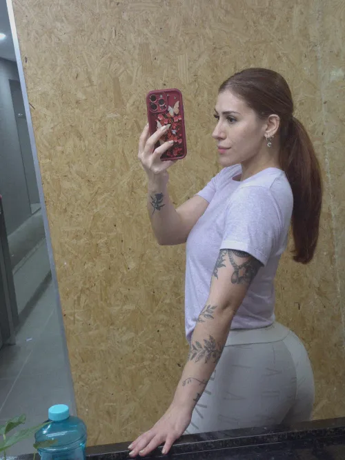 Wearing leggings like this is basically an invitation