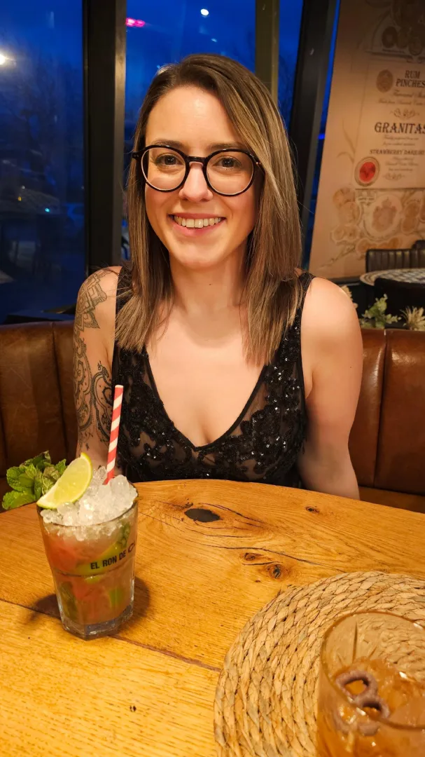 Went out for some drinks with no bra F38