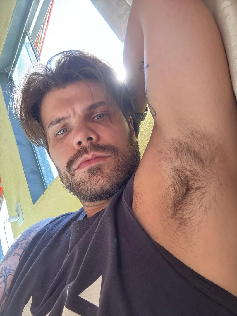 What are u looking at bro? Wanna sniff my pits? Alright go ahead!