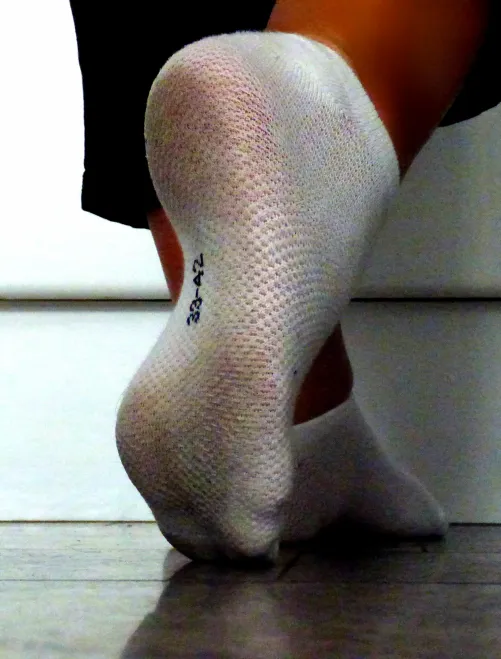 What do you think about my smelly ankle socks pose [F]