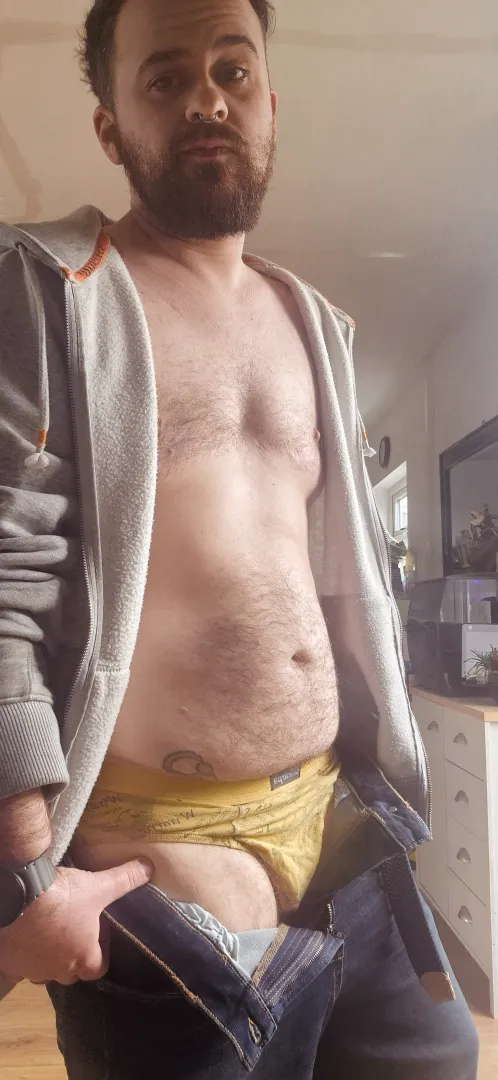 What do you think, does yellow suit me?