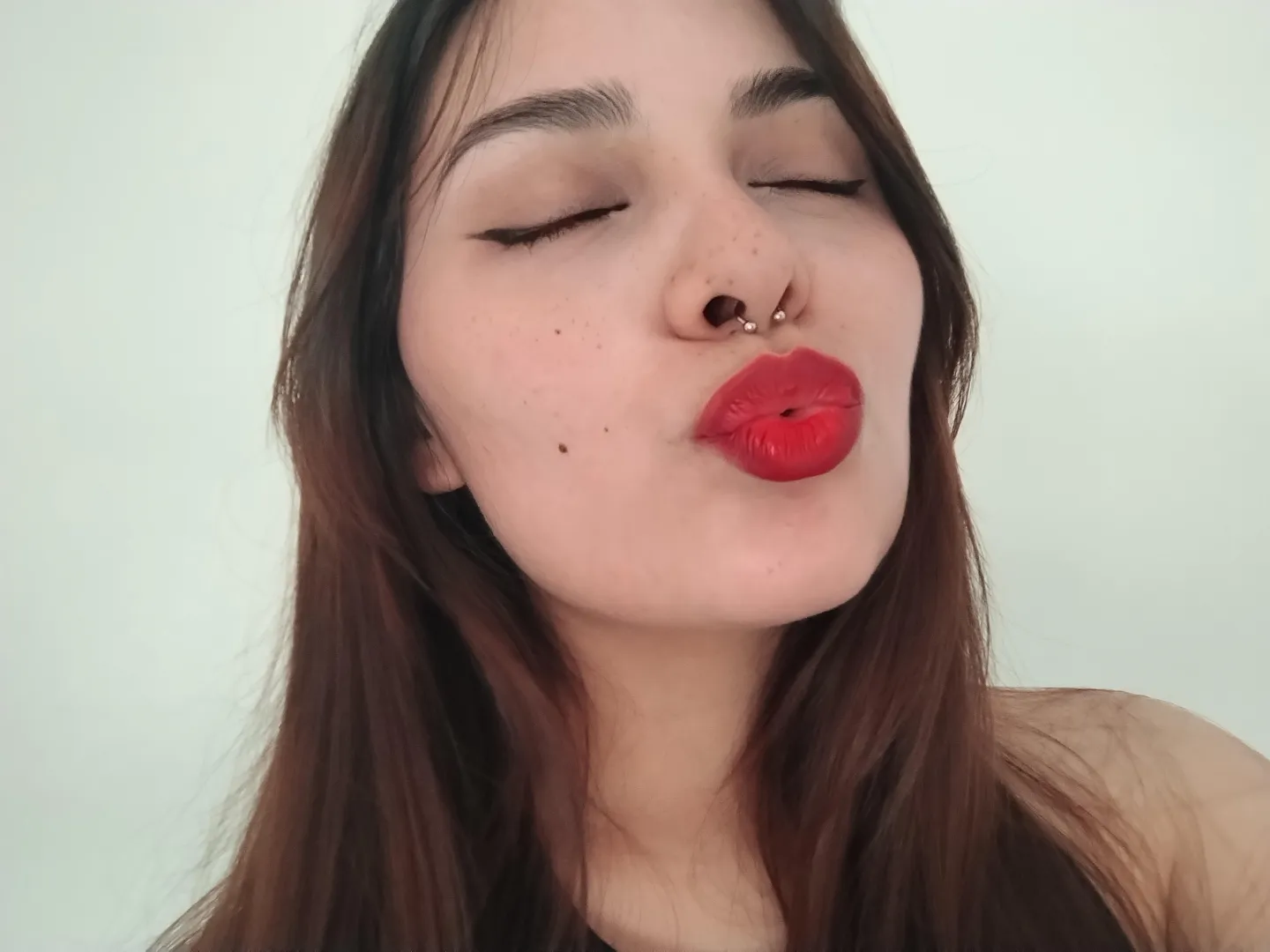 what if i close my eyes? would u dare to kiss me?