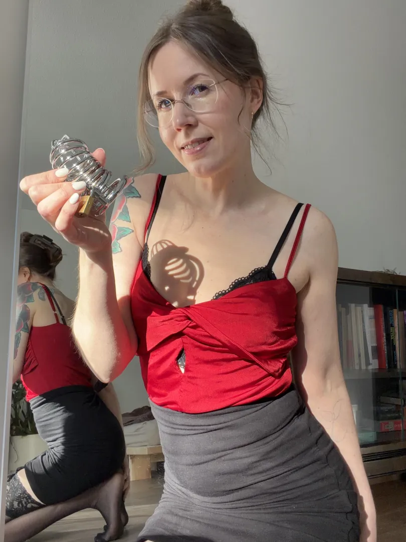 What kind of cage are you wearing?