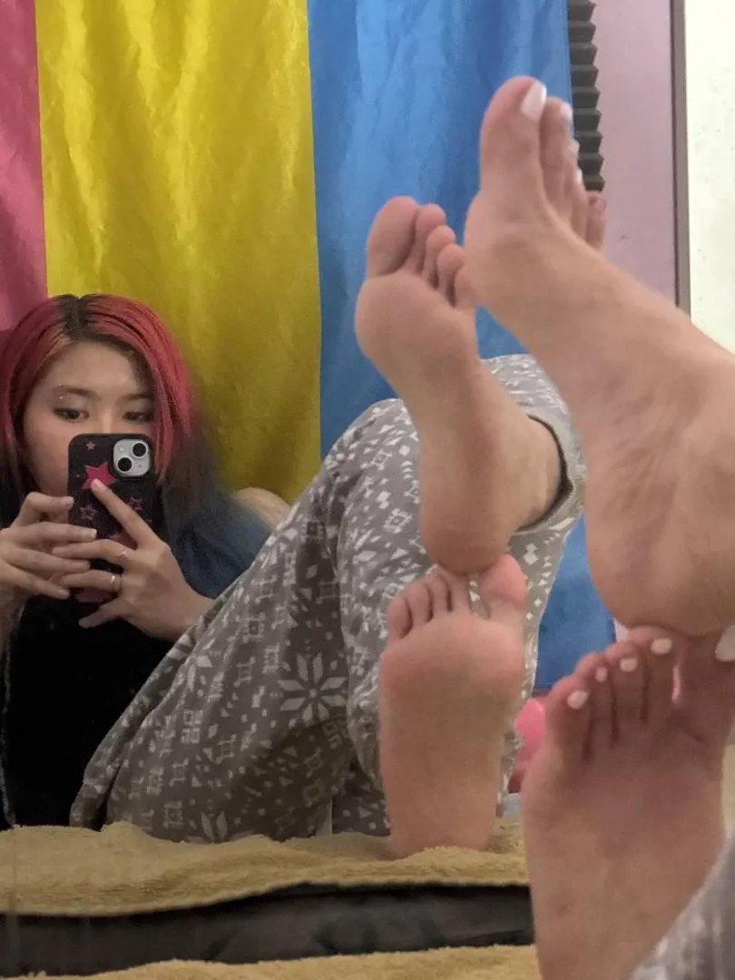 What would you do to get a chance at worshipping these Alt Asian feet? Be honest 