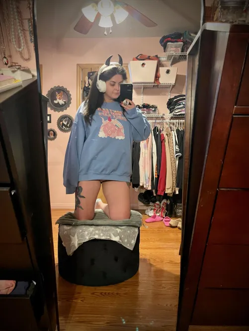 What's a guy like you doin in a place like this (f)