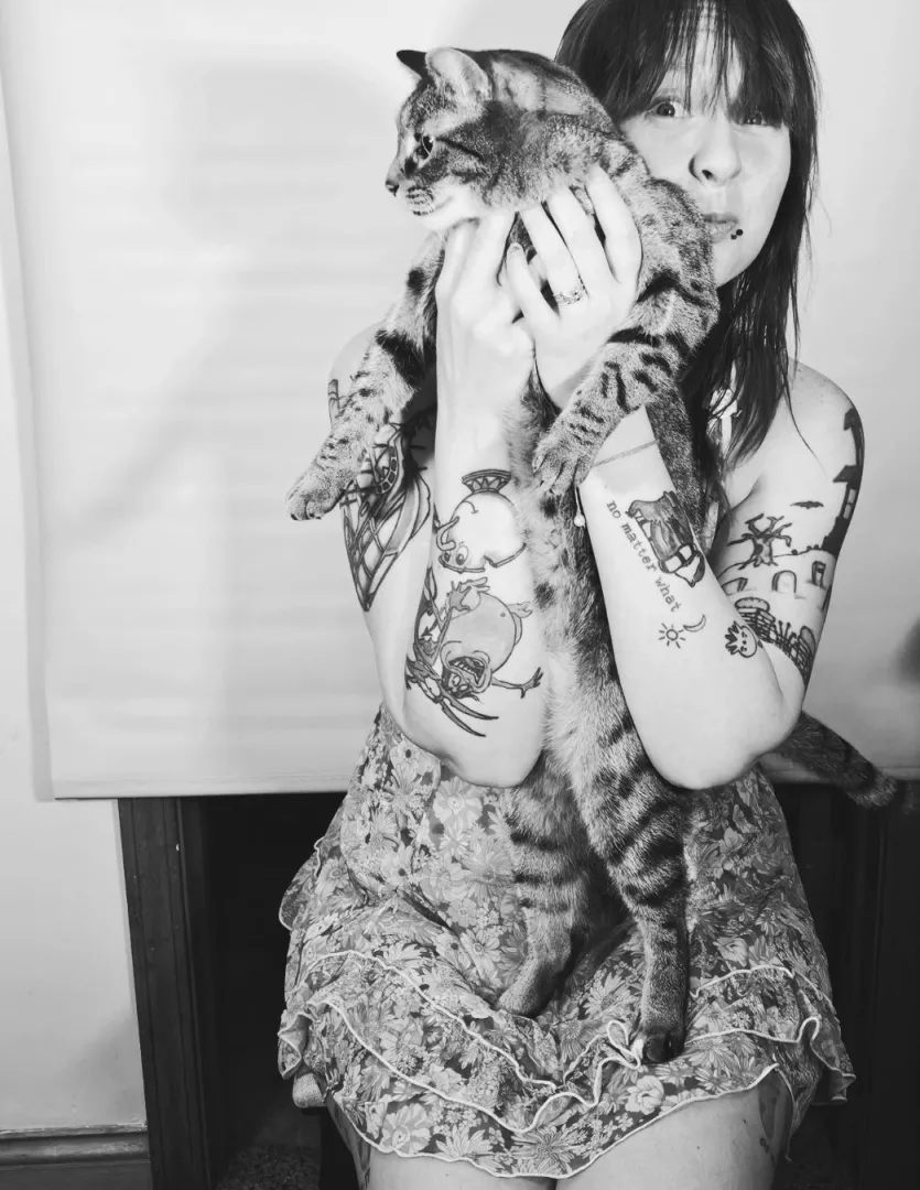 When the cat interrupts the photo shoot 📷