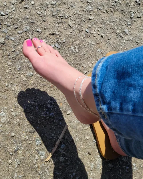 When the suns out are are my feet