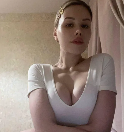 When you don't get enough hugs,
you have to handle it yourself.