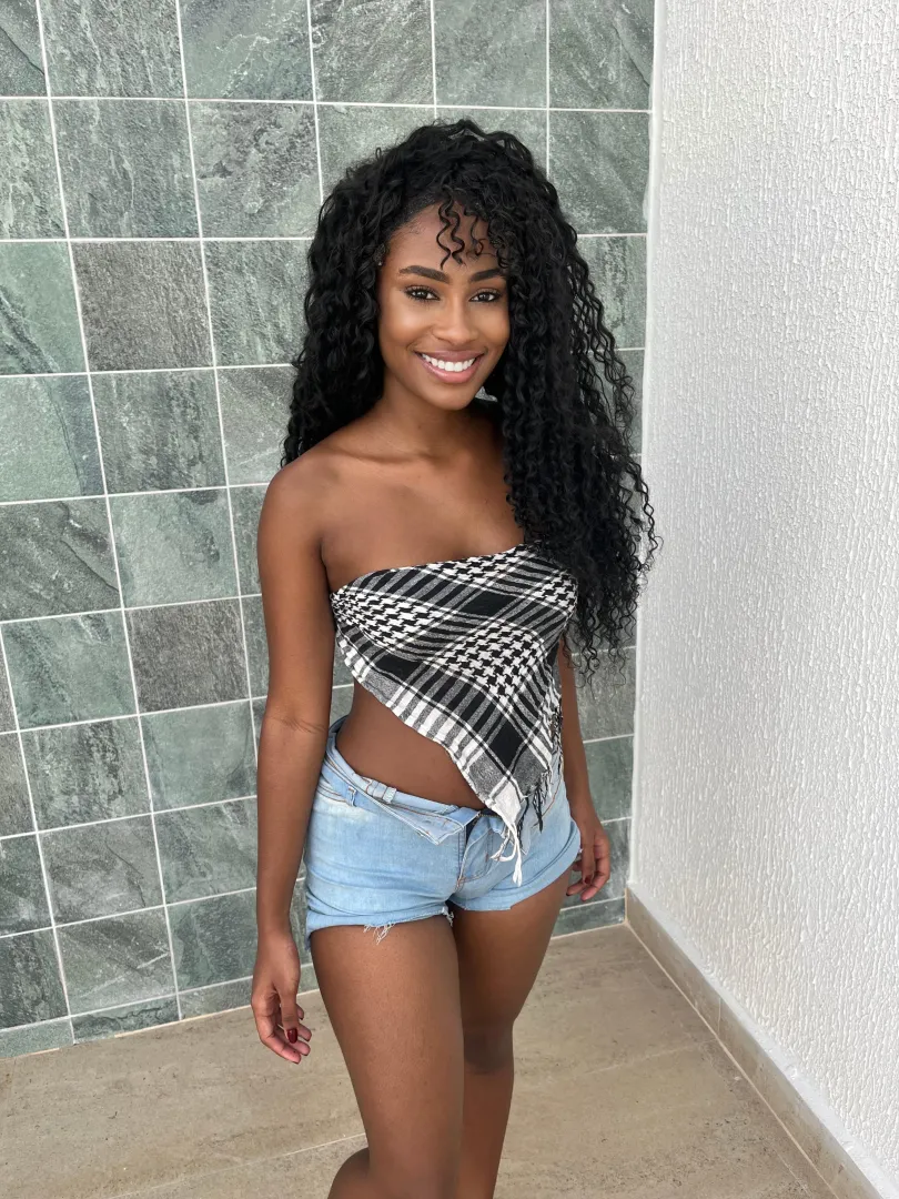 where can a black queen find her white king?