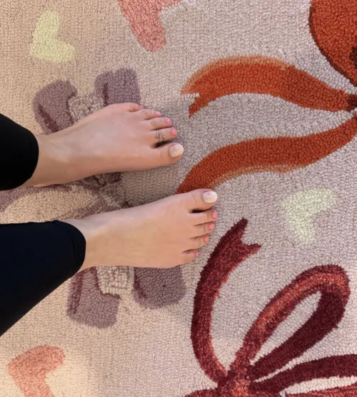 Which toe would you such first?