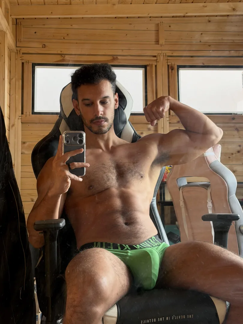 Which you prefer, big cock or big muscles?