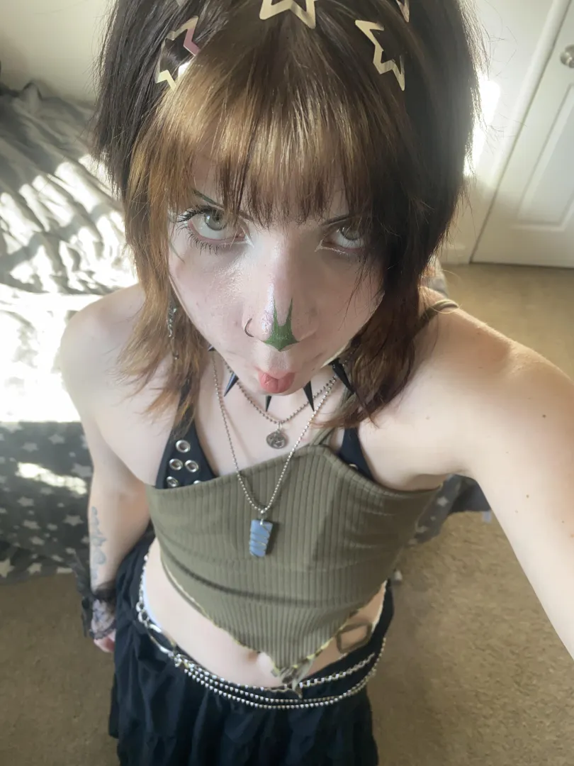 Who could turn down a silly clown? 