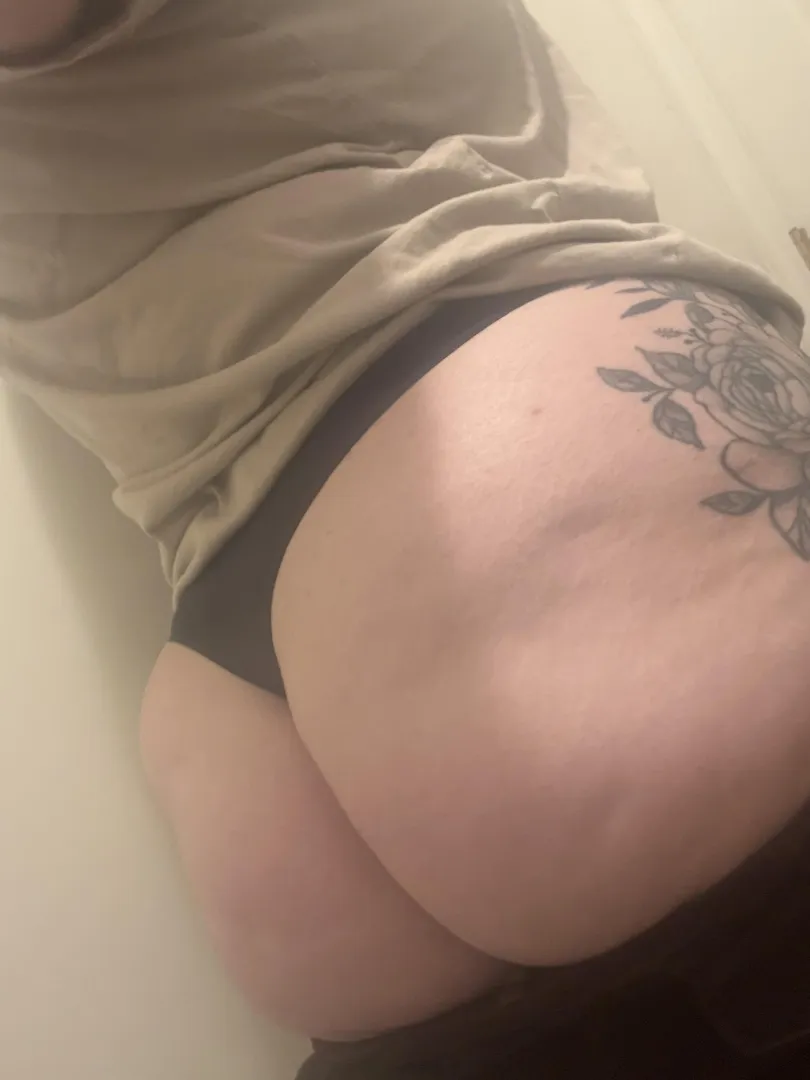 Who else loves a little black thong?