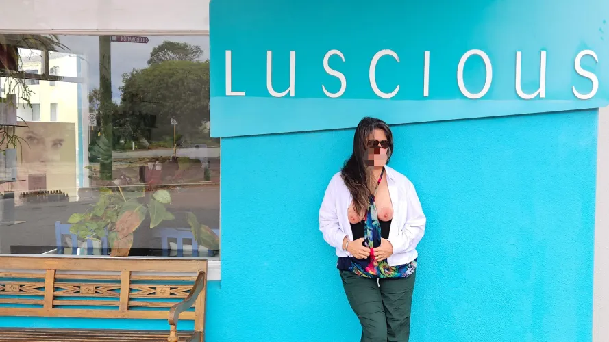 Who is in agreement? (F)