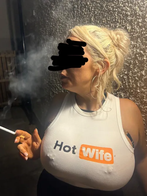 Who likes busty Scottish hotwives?