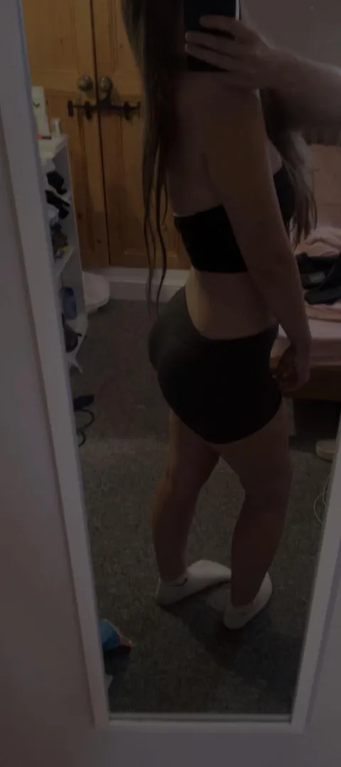 Who likes my slutty feet (non-binary)