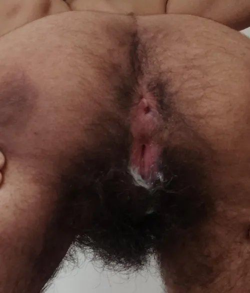 Who loves hairy ass?