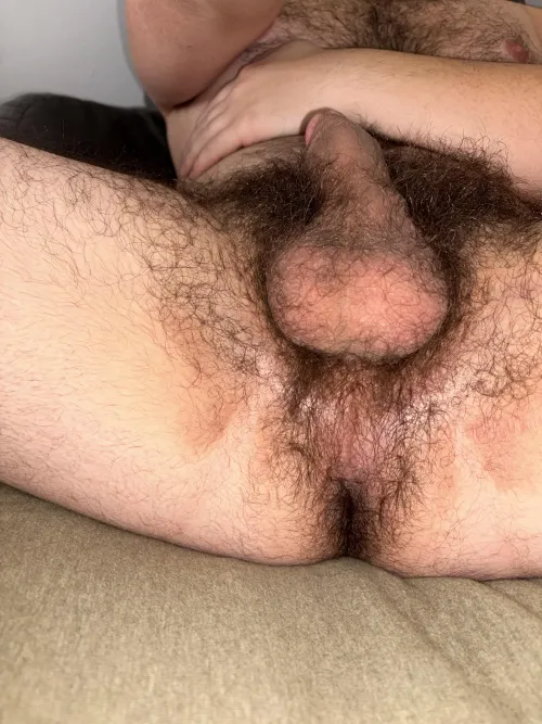 Who needs a shower after a workout when you can just lay in bed and huff your own stink