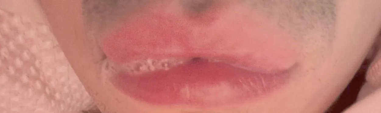 Who needs sucking today then. Message me and we can arrange something. 29 M Oldham