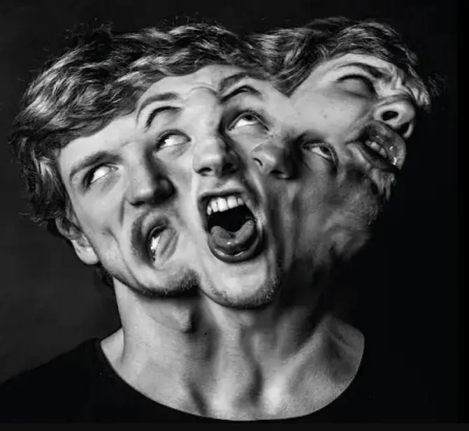 Who' under the table ?