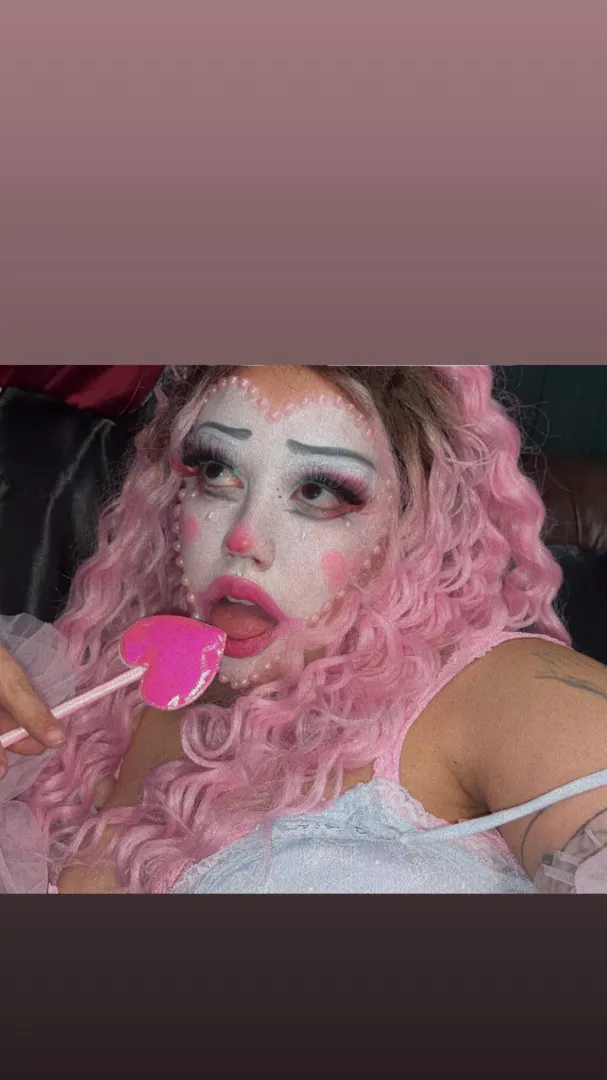 Who wants a clown bb Valentine? 