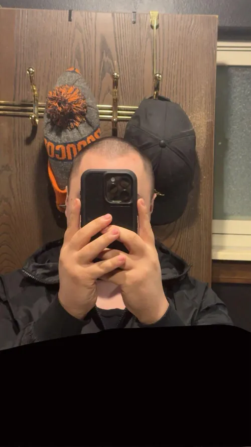 Who wants a straight phat butt white boy with a buzzcut