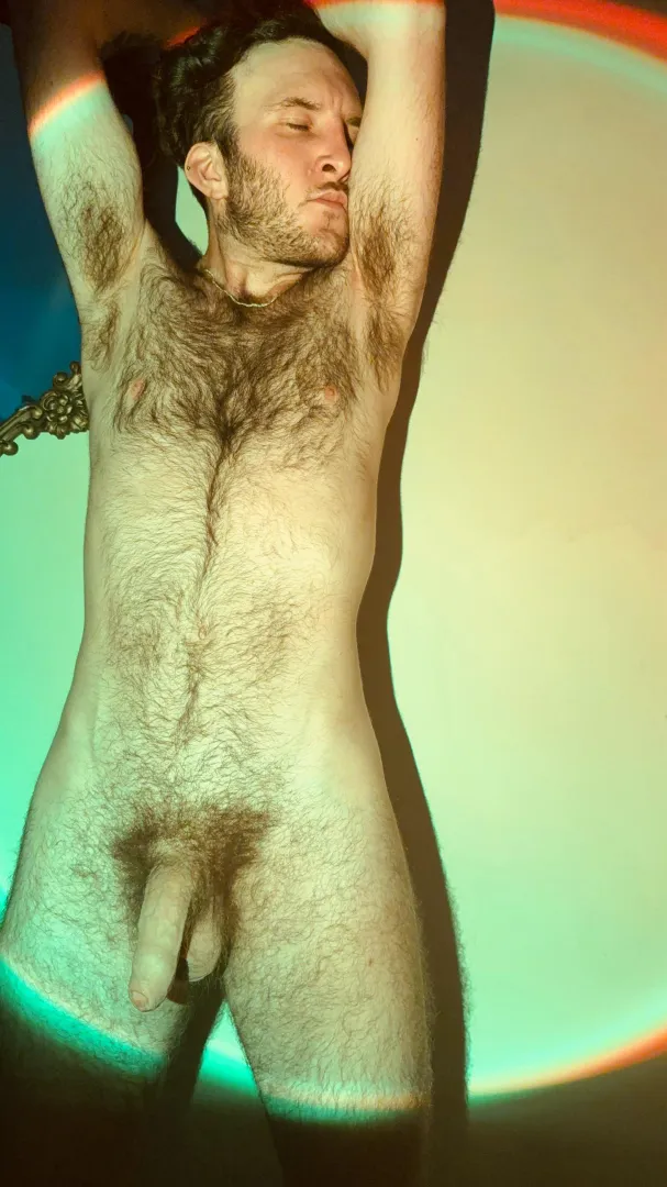 Who wants to join me in a sniff? ✨