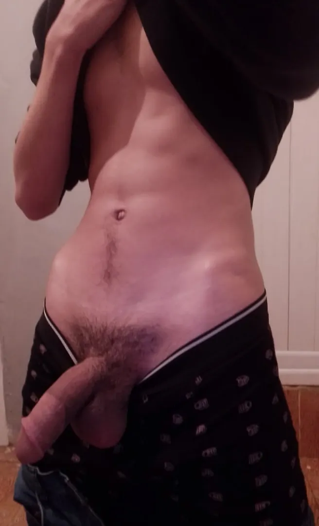 Who wants to see this dick in their DMs?
