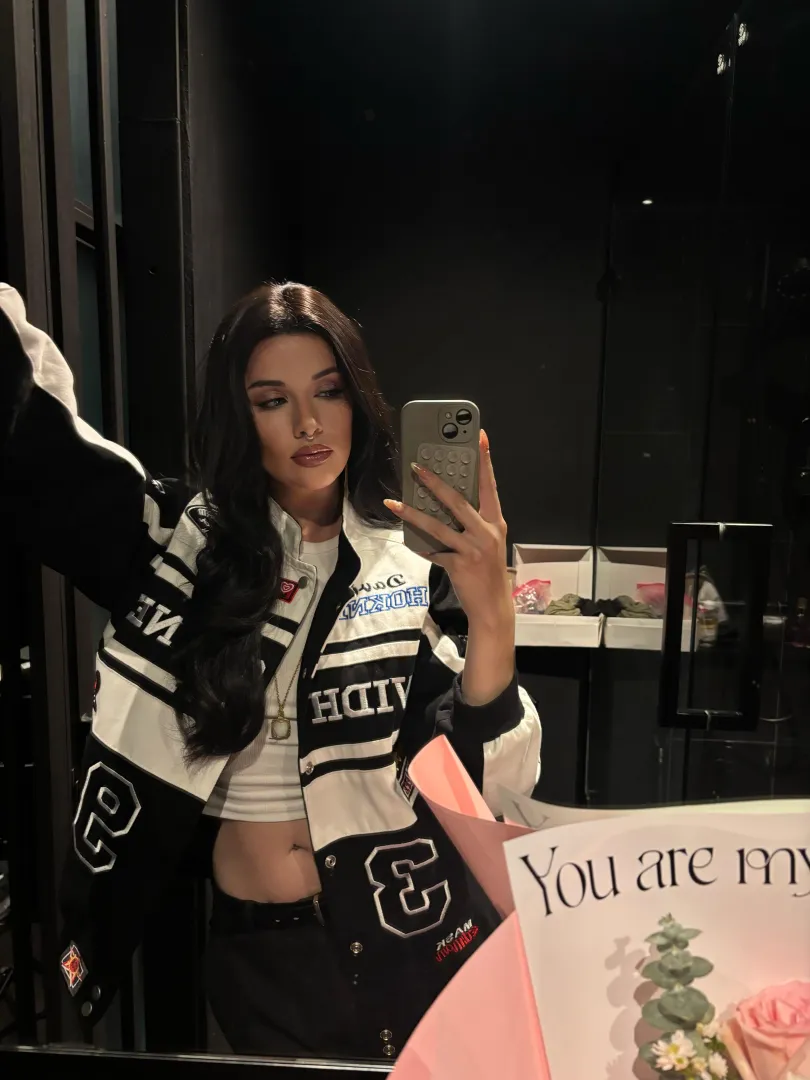 Who wants to sponsor my vintage designer shopping trip in Bangkok today? 