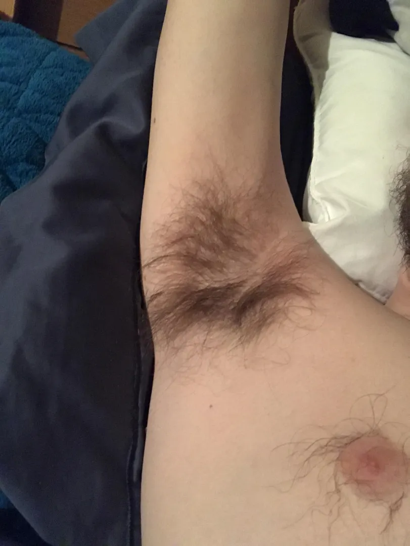 Who wants to worship/ lick my hairy pits?