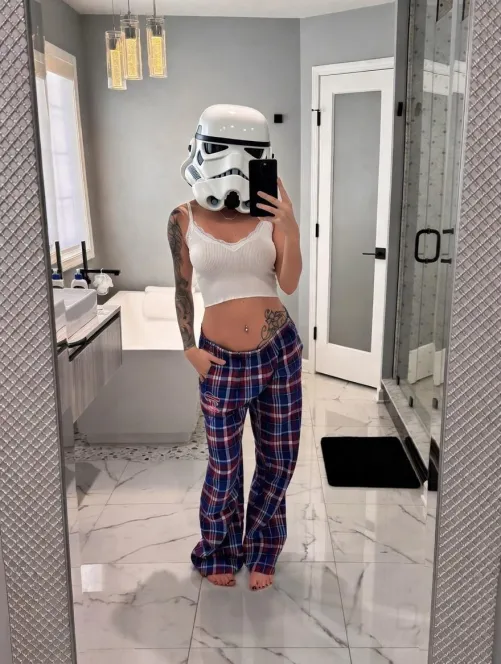 Whoever posted my pic yesterday was a fake account, but I AM looking forward to going back to Galaxy’s Edge!