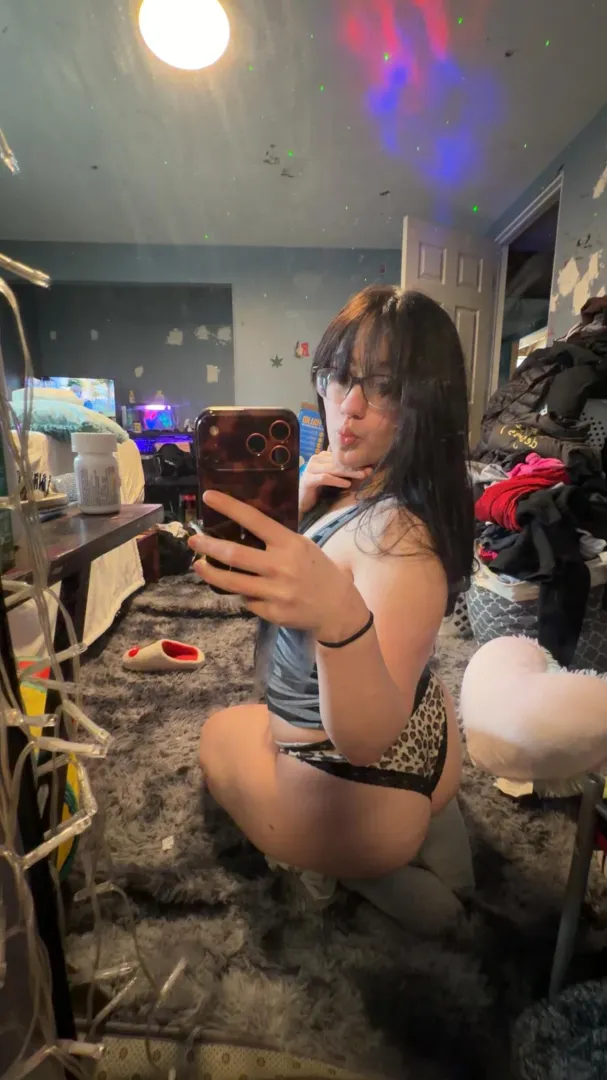 Who’s on rn buying content ? I’m selling ….