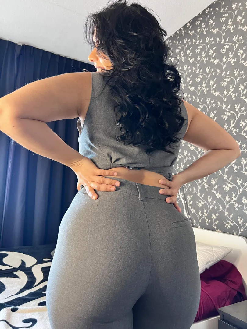 With only 25 ys old, wife but still naughty and sweet