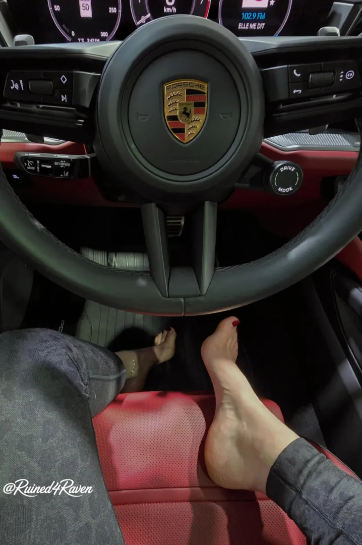 Worship my fodly feet