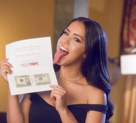 Would like to see her with a Trans girl? If so who?