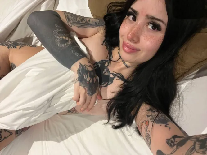 would u date a latina like me?