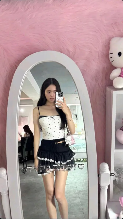 would u let me gag on ur cock if i looked up at u like this? :>