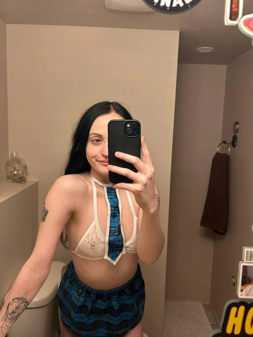 Would you date a flat girl like me?