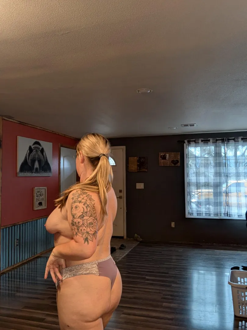 Would you do a thick milf with tats?