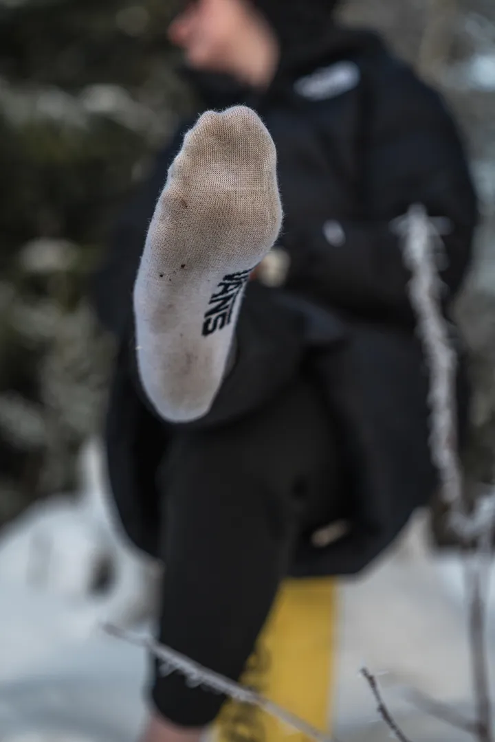 Would you ever like to get a sockjob outdoor? 